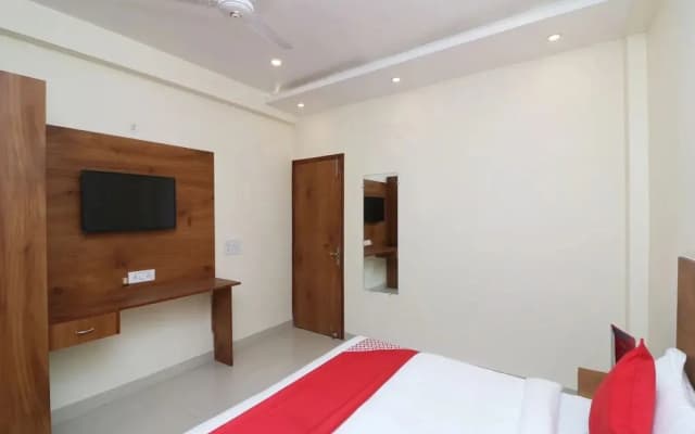 OYO 29181 Delight Deluxe - photo 2