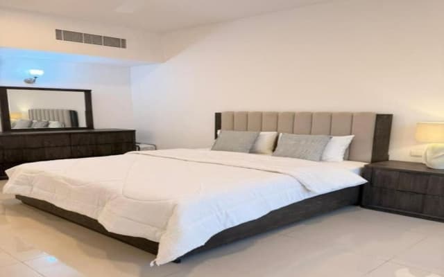 Apartment in Al Muzn Residence Air Port - photo 2