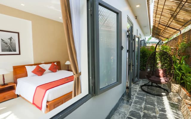 Serene River Villa - photo 3