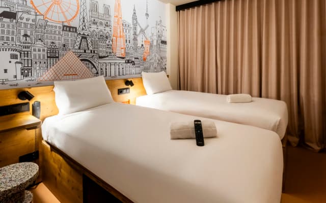 easyHotel Barcelona La Sagrera - photo 5