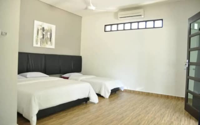 Bayu Melawi Chalet - photo 2