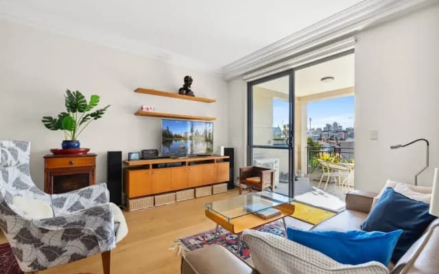 Elegant Stay in Balmain With Pool Access - photo 5