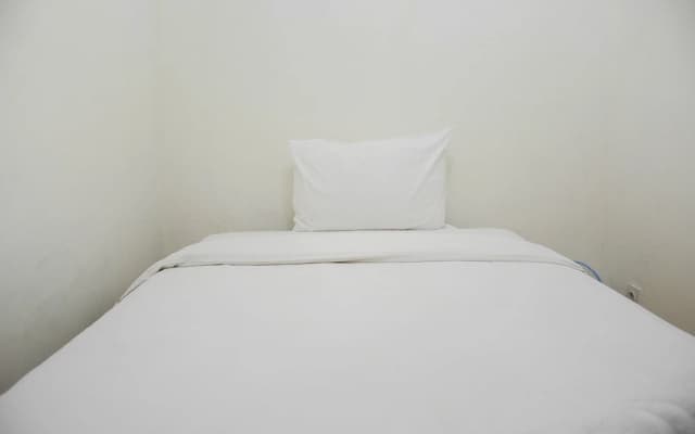 Big And Cozy 4br at L'Avenue Apartment - photo 3