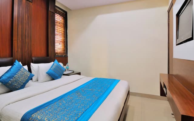 Hotel Gold Star Inn - photo 4