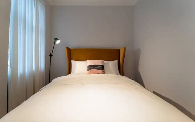 Modern Newly Refurbished Studio - Close TO Center - photo 3