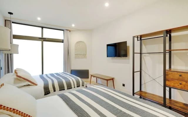 Spacious Apartment - 2BR/10P - Place D'Italia - photo 2