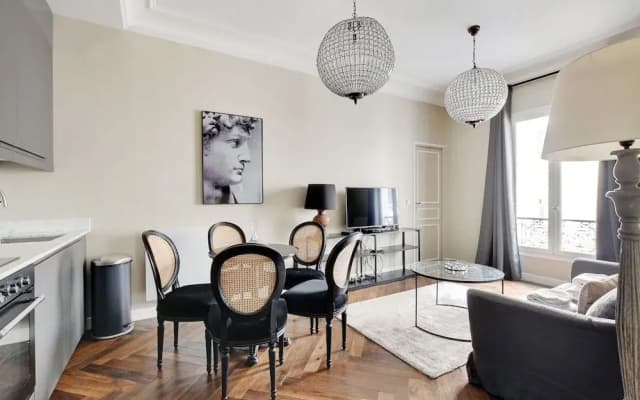 Charming Apartment - 1br/4p - Place Victor Hugo - photo 5