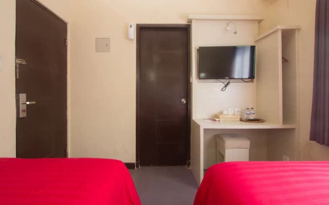 Maxi Hotel Kedonganan - photo 5