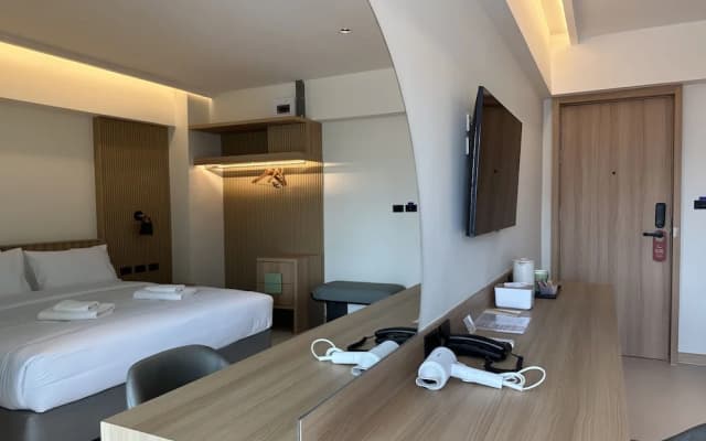 Jace Ratchada Hotel - photo 3
