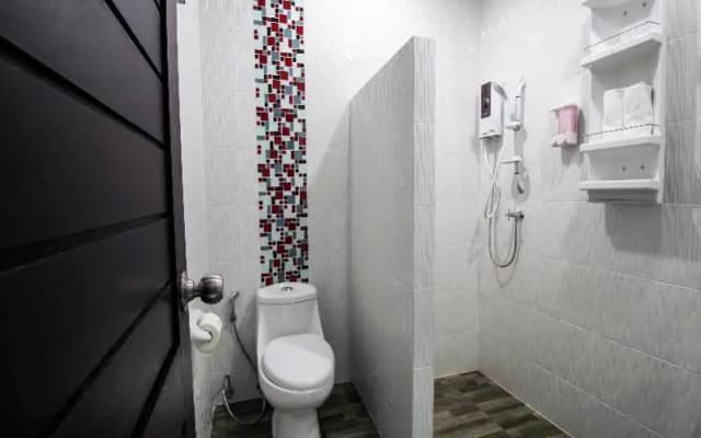 Palin Airport Residence - photo 5