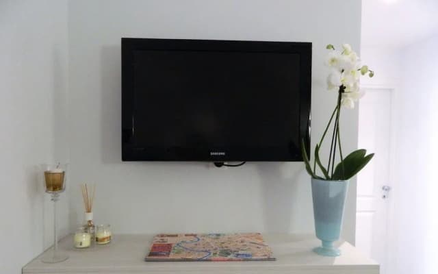 Eighty Four Luxury Rooms - photo 5