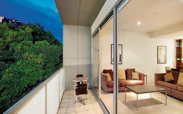 Brighton Bay Apartments - photo 2