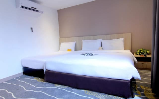 Pacific Express Hotel Chinatown - photo 3