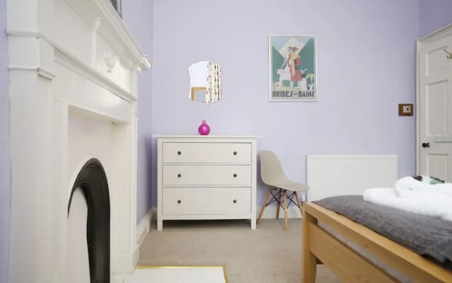 Edinburgh Deluxe Hanover Street Apt - photo 2