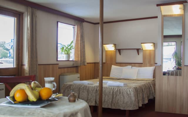 Fortuna Boat Hotel - photo 4