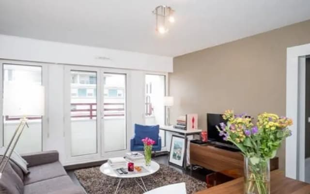 Smart & Fresh 2-Room Apartment - photo 3
