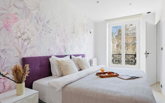 Elegant 2BR Steps to the Louvre - photo 4