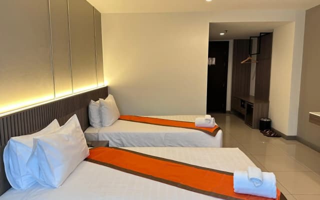 Crystal Suites Suvarnabhumi Airport - photo 4