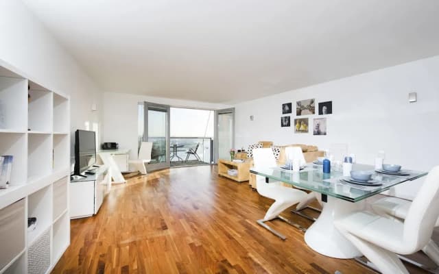 Modern 2BR Flat with Thames River View - photo 5