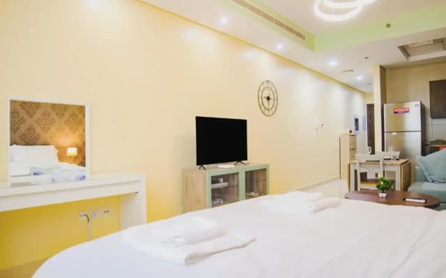Signature Holiday Homes - Amazing Studio in Hercules Tower, Wadi Al Safa - photo 3