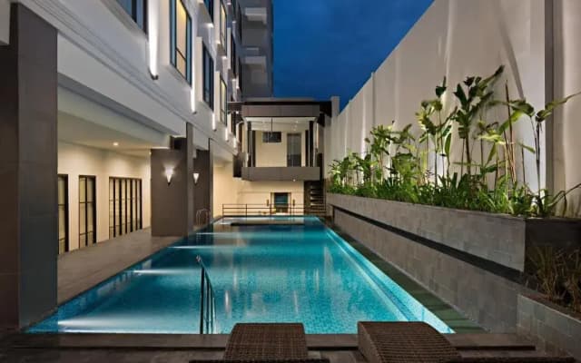 Sutasoma Hotel - photo 2