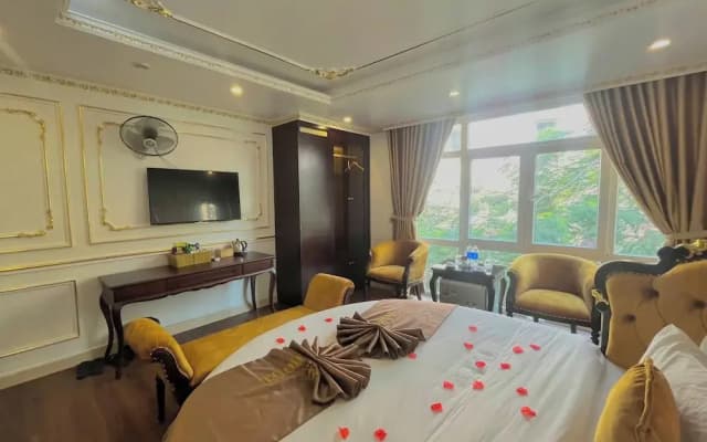 Aloha Hotel - photo 3