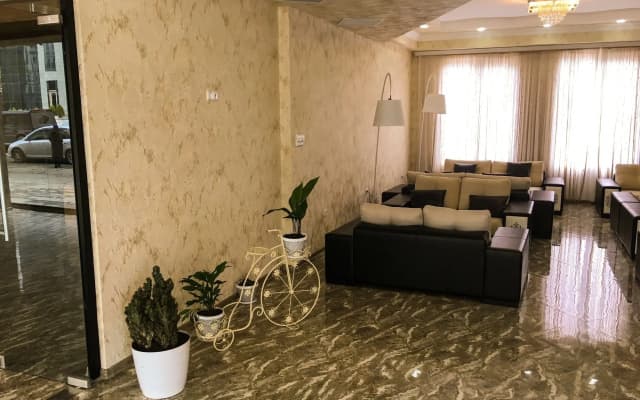 L Plaza Hotel - photo 5