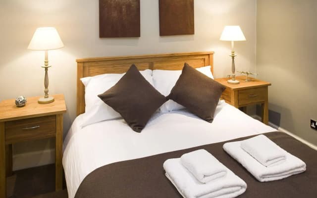 Burnets Apartments - photo 4