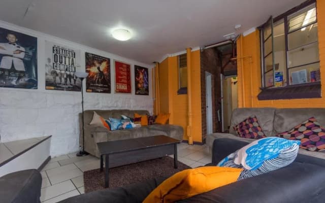 Richmond Private Rooms @ 151 Hoddle Homestay - photo 4