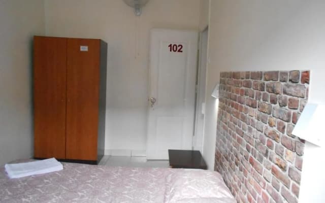 Crescent Rooms - photo 3