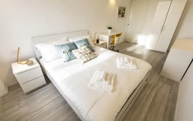 Maciachini Bright Apartment R&R - photo 4