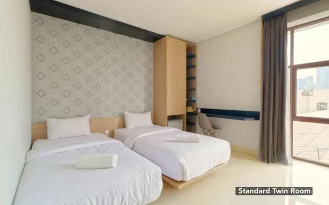 Plaza 54 Residence (Vaccinated Staff) - photo 3