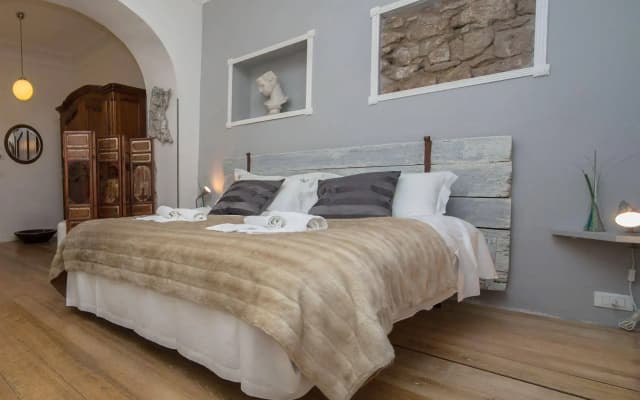 Wisteria Apartment - photo 2