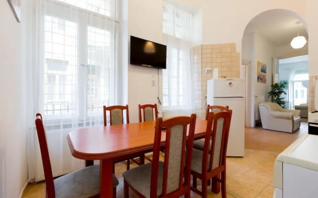 Budapest Apart-NAM-Queen Room - photo 3