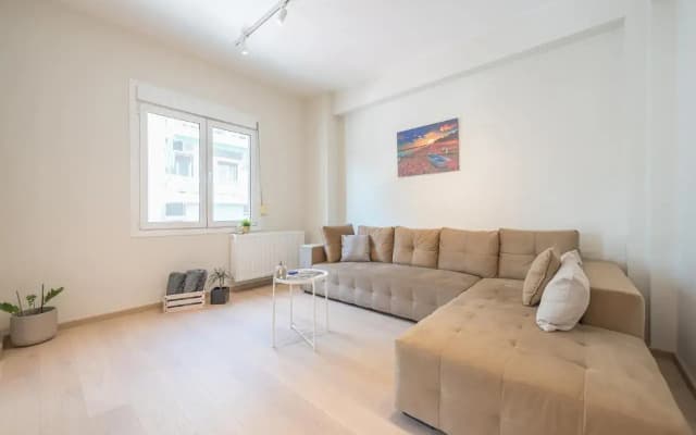 Stylish 2BDR Apt by Acropolis - photo 4