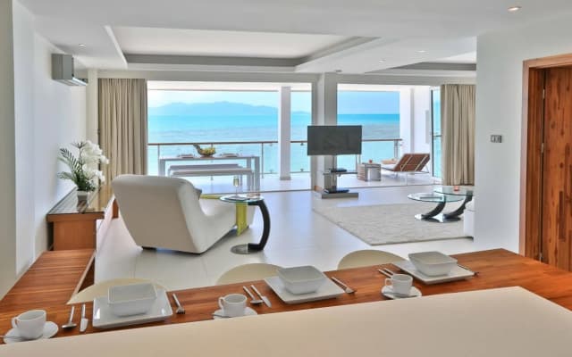 Riviera Beach Hotel - photo 2