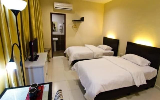 Melody Inn Hotel - photo 2