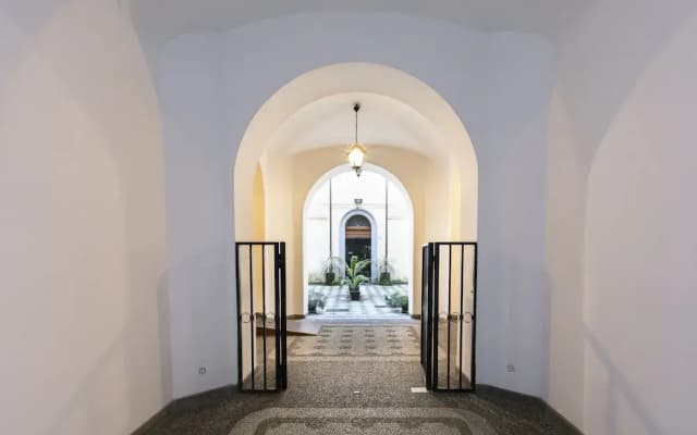 Sonder - Colosseum Apartment - photo 4