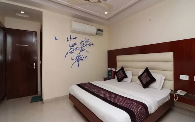 Hotel Sapphire - photo 4