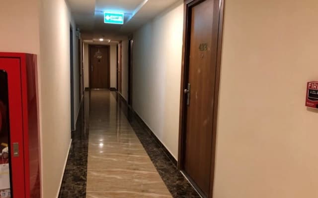 Club Royal Condominium D - photo 2