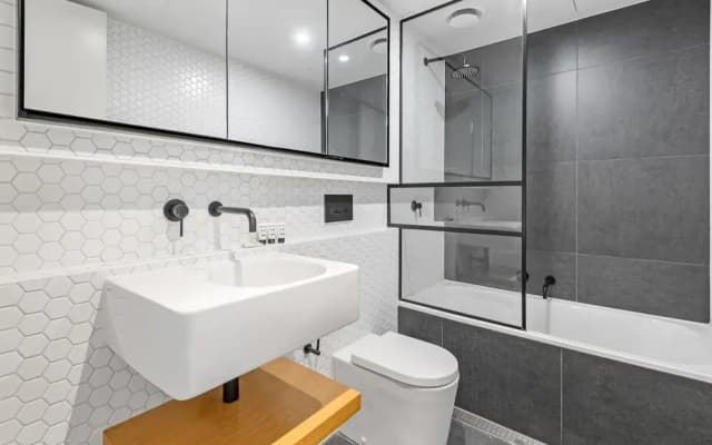 Stylish & Spotless 2-bed Apartment in St Kilda - photo 3