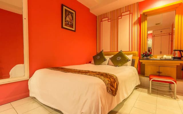 Sam's Lodge Hotel - photo 4