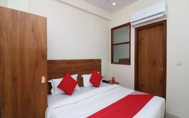 OYO 29181 Delight Deluxe - photo 3