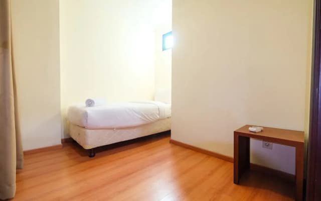 Spacious Riverside Pluit Apartment - photo 4