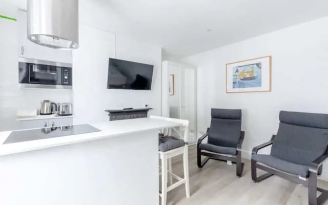 Sleek & Well-connected Studio Flat Archway! - photo 2