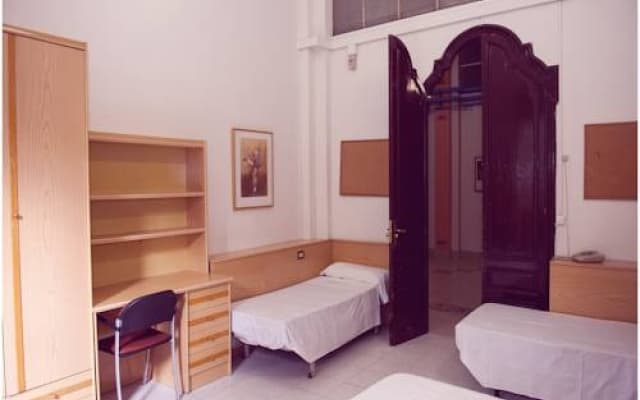 Barcelona Riders Hostel - photo 4
