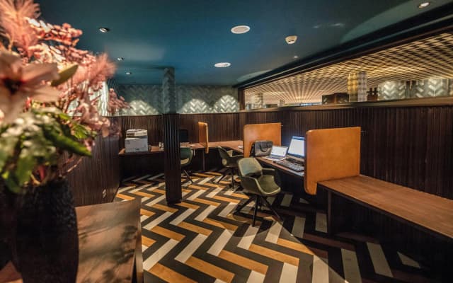 Apollo Hotel Amsterdam, a Tribute Portfolio Hotel - photo 2