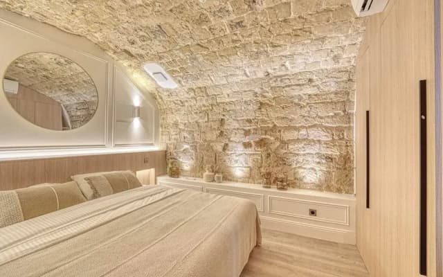 Central Historic Loft by Architect, Near Louvre - photo 3