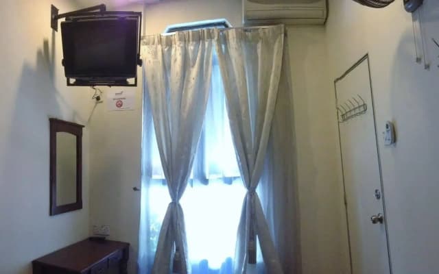 Submarine Guest House @ Chinatown - Hostel - photo 3