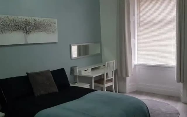 Impeccable 2-bed Apartment - photo 5